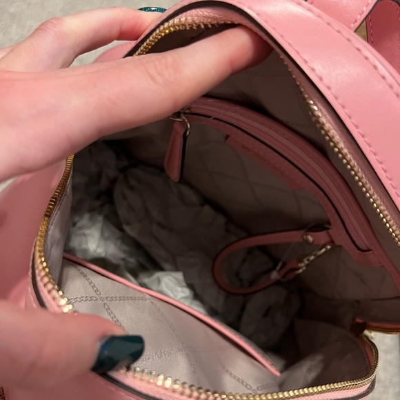 BRAND NEW MK RHEA ZIP IN ~CARNATION~ 🩷 - Picture 6 of 13